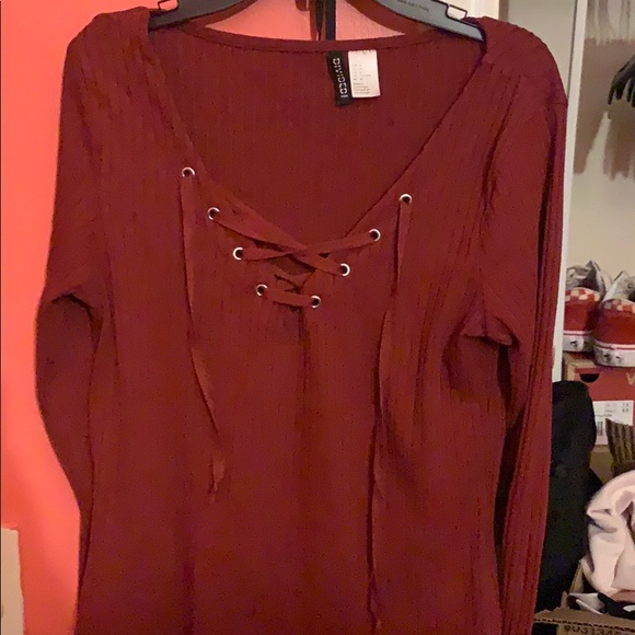 Divided H&M Red Top - Picture 2 of 3